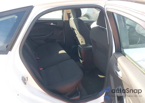 2015 Ford Focus Se z USA, uszkodzony, nr VIN 1FADP3K26FL204215